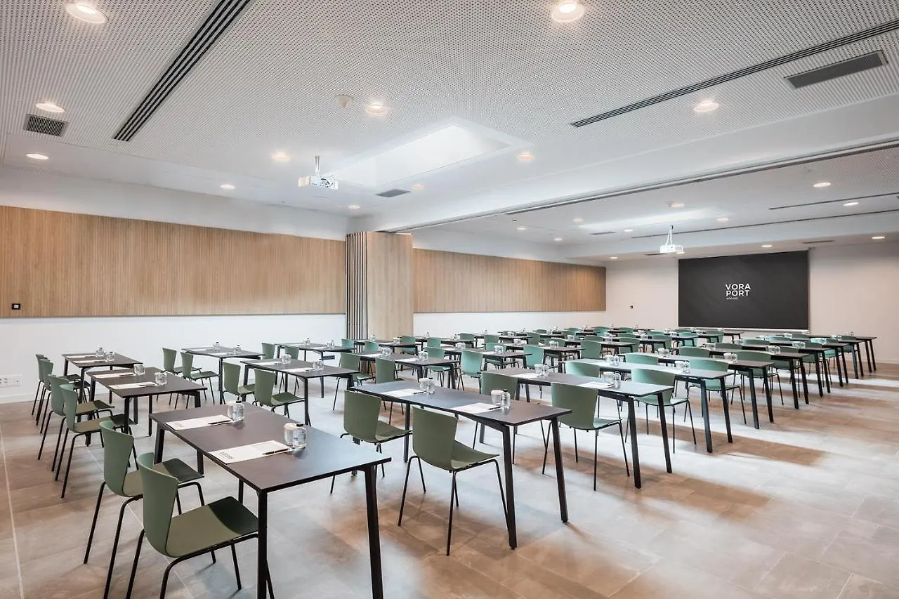 Acta Voraport Hotel Barcelona 3*,